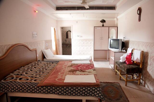 Hotel Maya Deluxe, Una 1
